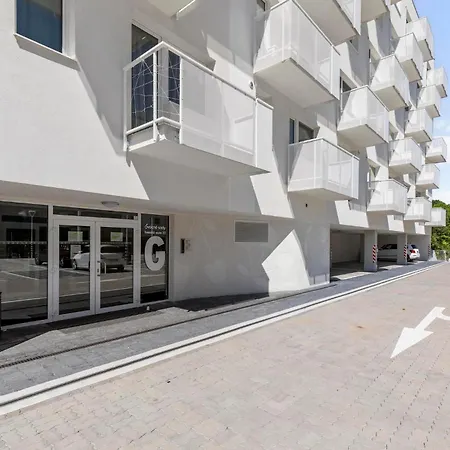 Blue Moon With Free Parking Pozsony